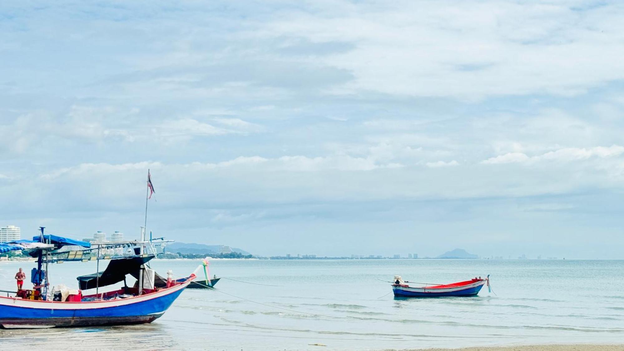 Sea&Mountain View,5 Mins Walk To Famous Beach With King Size Bed HHQ Exterior foto